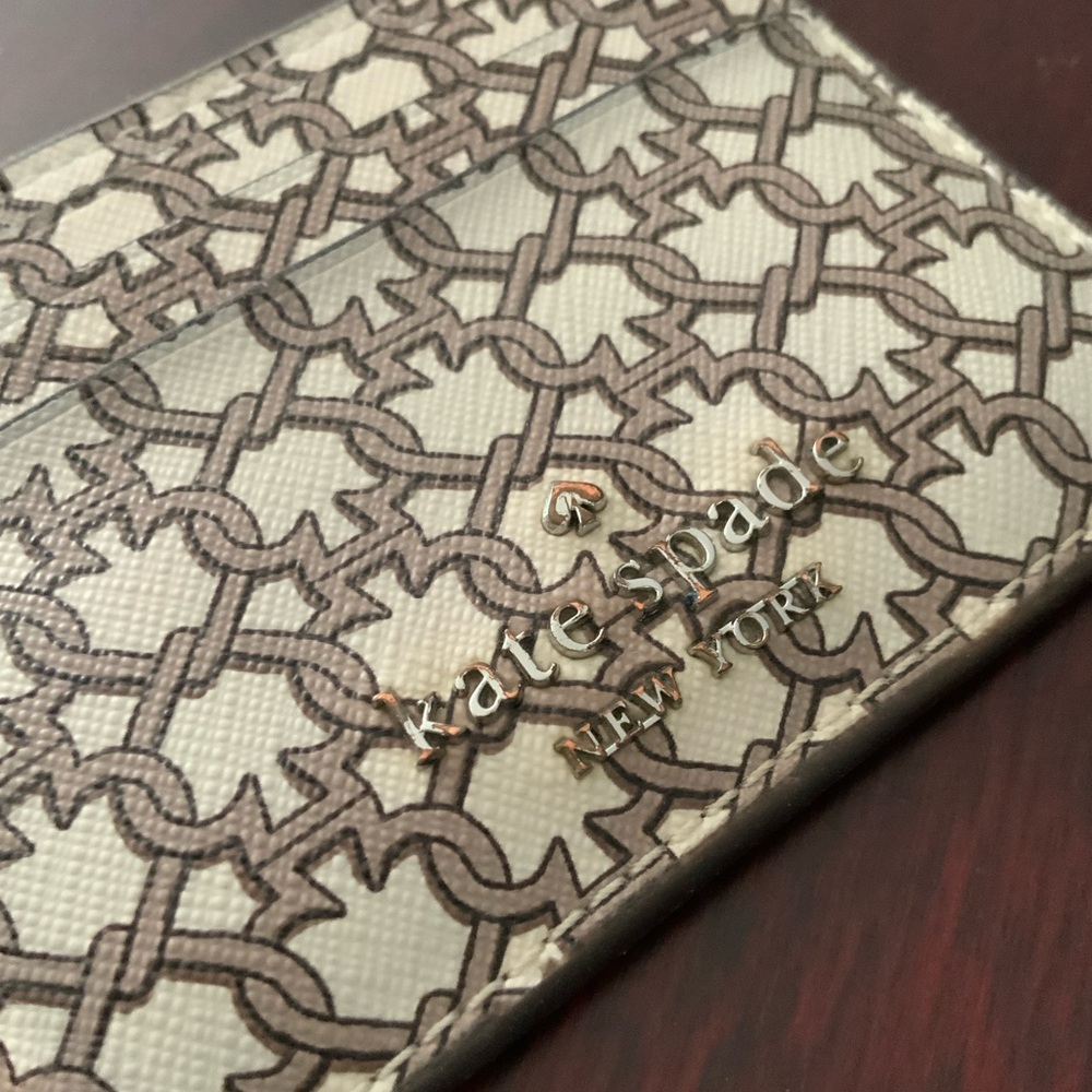 ♠️kate spade♠️ GUC card sleeve